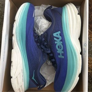 Womens Size 9 Hoka tennis shoes